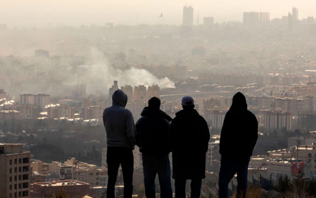 Pimeyden keskellä kasvaa seurakunta – Iranin kristityt vainojen puristuksessa